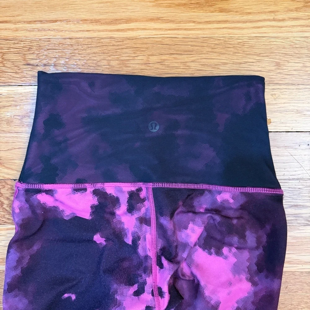 Lululemon Sweaty Endeavor Tight Blooming Pixie Raspberry Black - Size 4